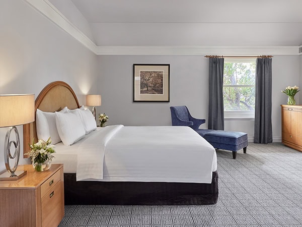 Park Hyatt Canberra Diplomatic suite Bed