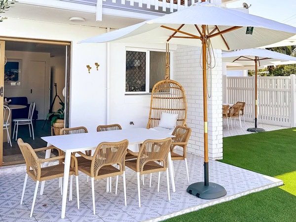 the outdoor seating area at The Villas Mooloolaba