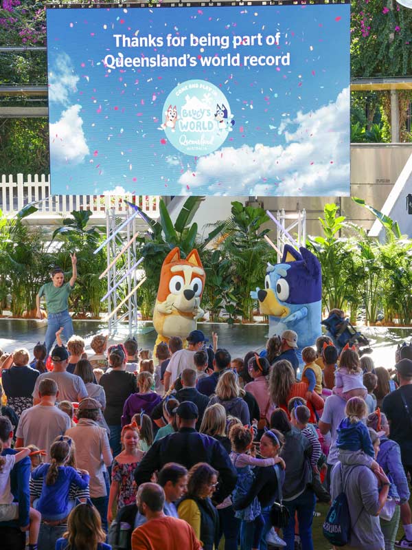 Bluey and Bingo on stage in Southbank in Brisbane 