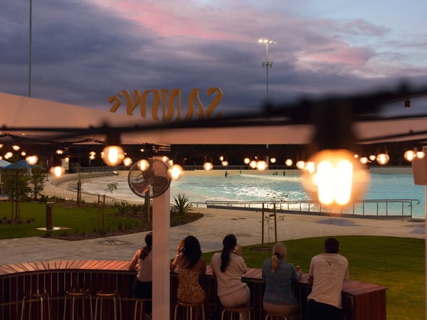 seaside-inspired dining at Sandy's