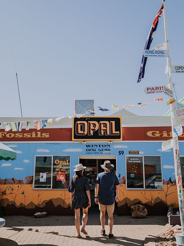 customers walking into winton boulder opal gems shop