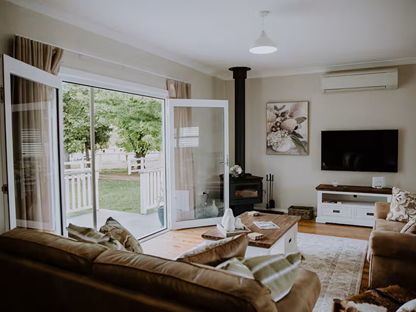 The Orchard Cottage at Goree Farm Stays. Mudgee Accommodation