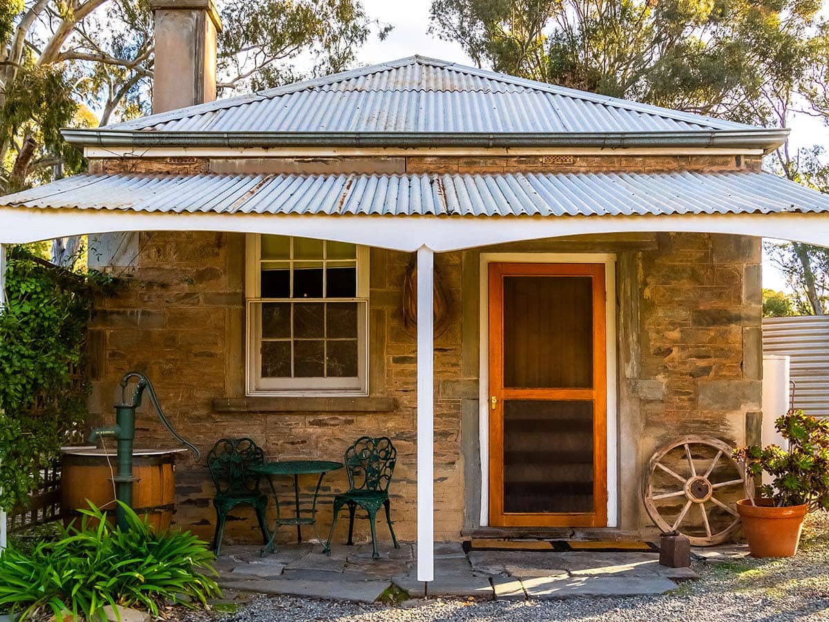 the front facade of Reilly’s Heritage B&B Cottages