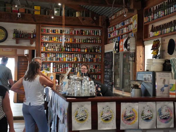 people ordering drinks at Smiling Samoyed brewery