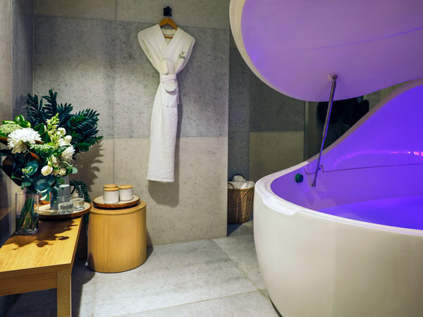 a standalone jet-bath at Rydges Hunter Valley
