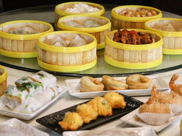 bamboo baskets with dumplings and dim sums at Ming Dragon