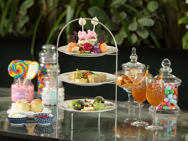 high tea at Pearl’s Bar at Sheraton Grand Mirage Resort