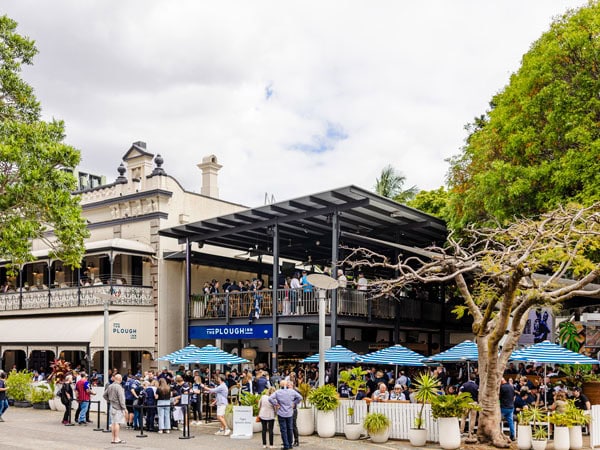 al fresco dining at The Plough Inn, Brisbane