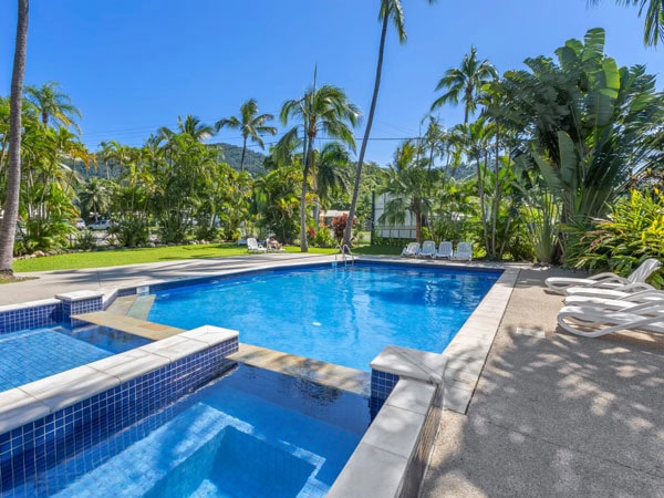 the pool at Tasman Holiday Park Airlie Beach