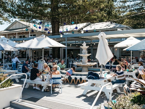 alfresco dining at The Boathouse Hotel, Patonga