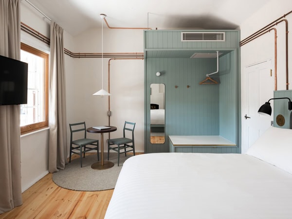 a look inside the bedroom of Warders Hotel, Perth