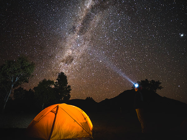 Campeggio sotto la Via Lattea nel Parco Nazionale di Warrumbungle, Nuovo Galles del Sud