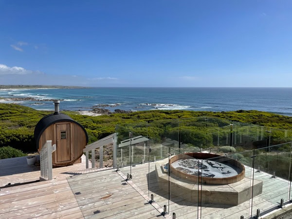 Bass Lodge sauna and hot tub on King Island in Tasmania