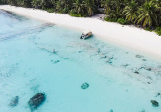 a boat tour on Cocos Keeling