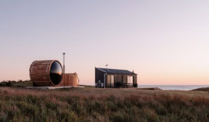 Sauna and accommodation at Red Rock Hut in tasmania