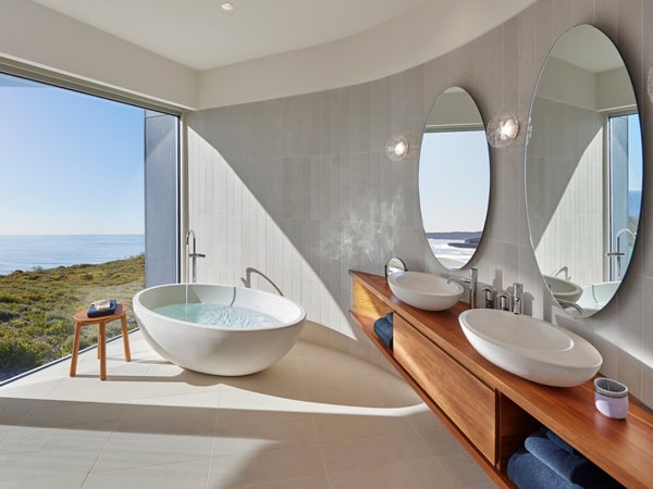 the freestanding bath at Osprey Suite, Southern Ocean Lodge