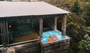 A couple in the pool at Peppers Cradle Mountain