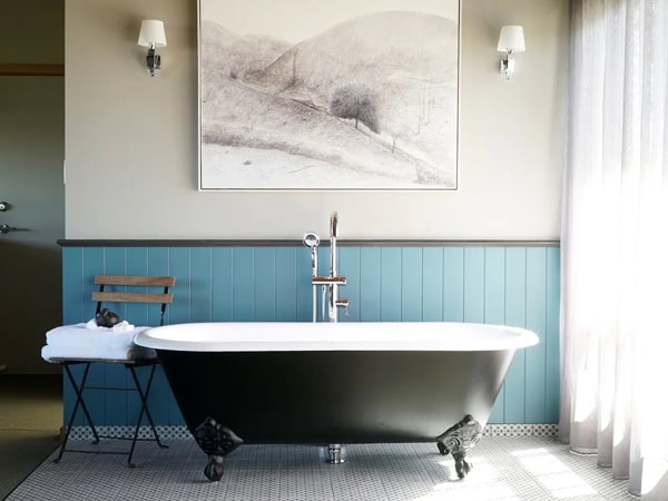 the bathtub at Shaws Road Bed and Breakfast, Yarra Valley