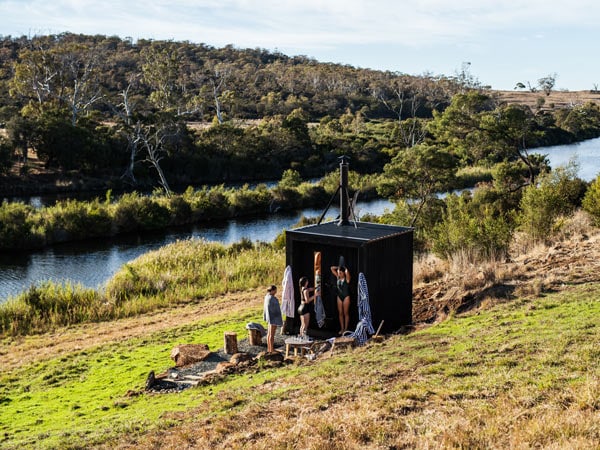 Swan River Sanctuary in Tasmania