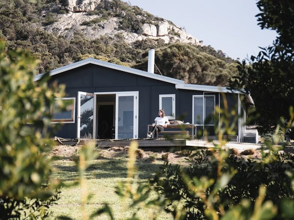 Exterior of Crayshack Flinders Island