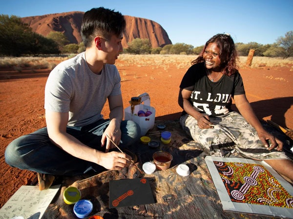 Maruku Art Dots Painting workshop at Ayers Rock Resort