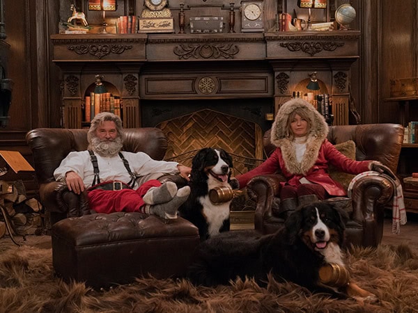 siblings at a The Christmas Chronicles scene