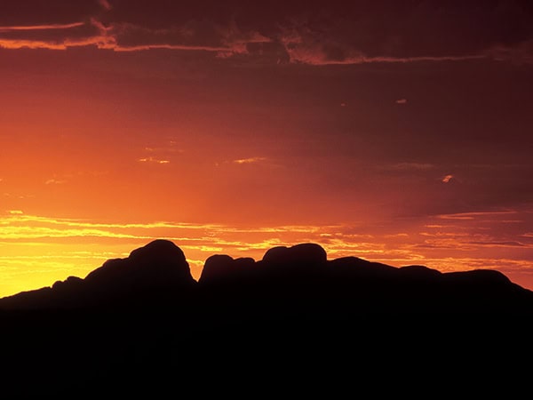 Kata Tjuṯa / the olgas at sunset in the red centre