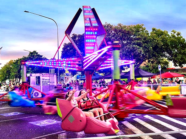 amusement rides at Jingle All The Bay