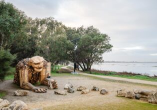 Yaburgurt Winjan Cirkelstone Giant - Giants of Mandurah by Thomas Dambo