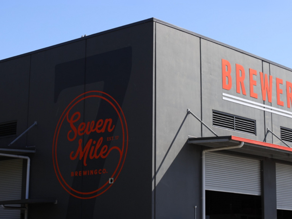 the exterior of Seven Mile Brewing Co. Byron Bay