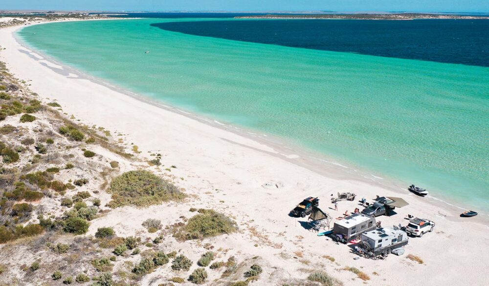 Caravans and cars camping on Perlubie Beach, Streaky Bay, South Australia