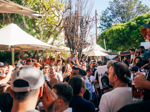 the crowded pub at The Courthouse, Darlinghurst
