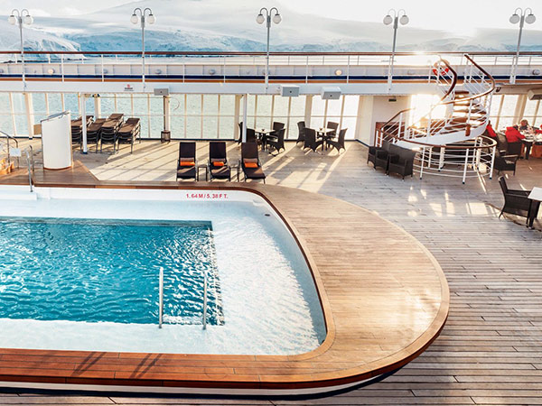 silversea cruise ship pool deck