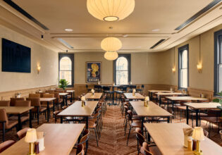 a look inside the pub at The Gardiner Hotel, Vic