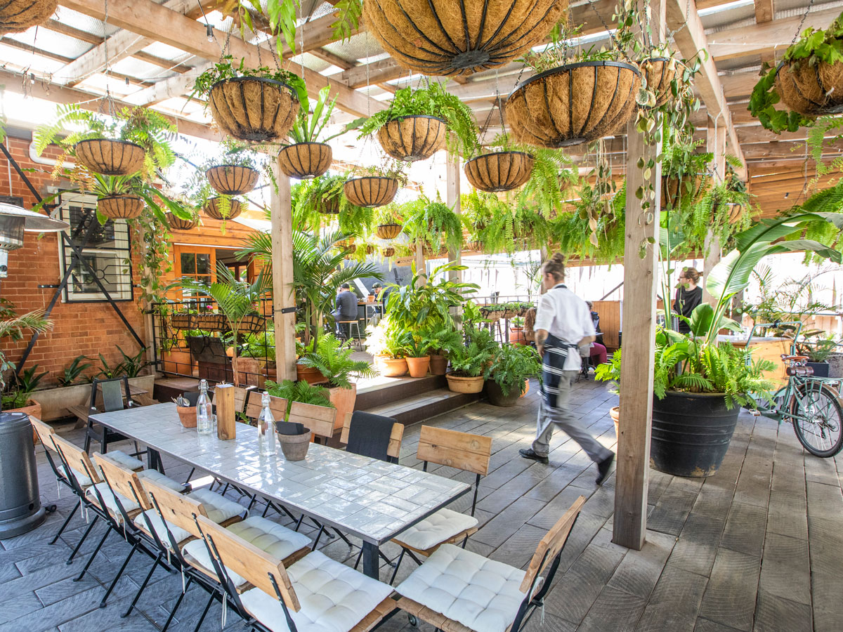 alfresco seating at Press Cafe, Dubbo