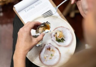 Tasting at The Curated Plate with oysters and scallops