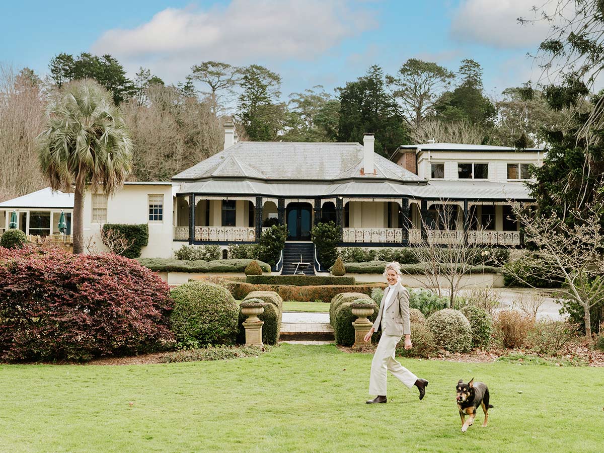 woman and her dog winter in nsw at Peppers Craigieburn Bowral