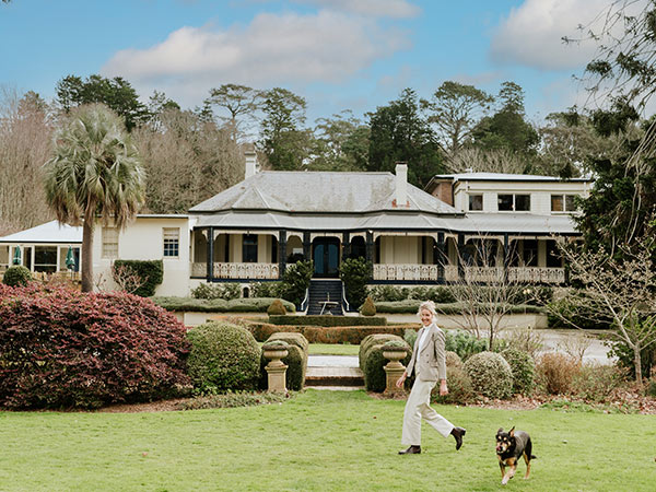 woman and her dog winter in nsw at Peppers Craigieburn Bowral