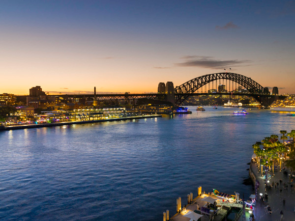 breathtaking vistas of Sydney Harbour and the CBD at Pullman Quay Grand Sydney Harbour