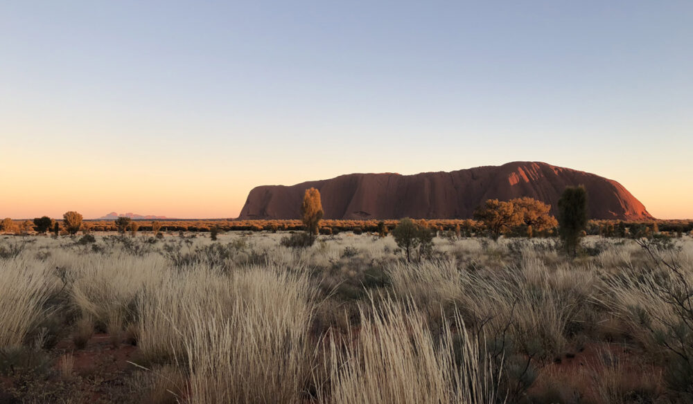 Why these Aussie couples have visited Uluṟu so much they’ve lost count