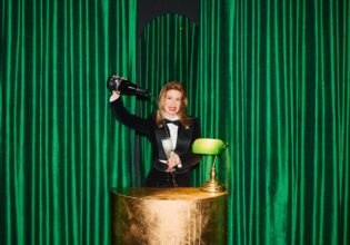 No boys allowed! Mona’s Ladies Lounge is going on tour