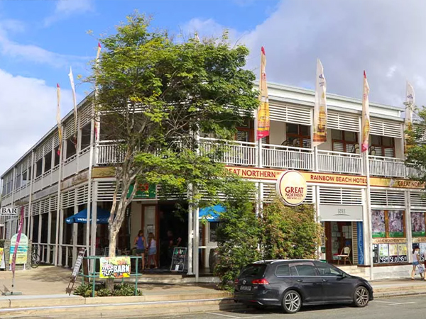Rainbow Beach Hotel