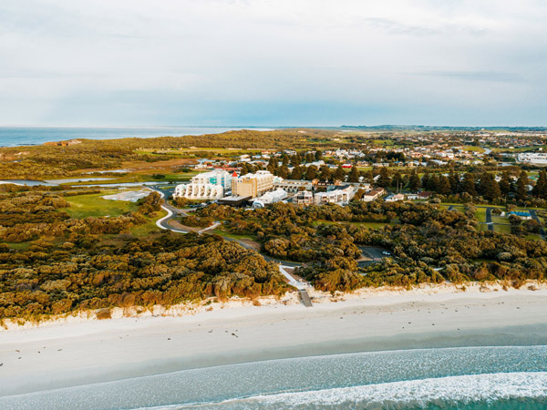 the Deep Blue Hotel & Hot Springs near Warrnambool’s foreshore