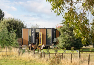 Golden Hour Hideaway in Glenlyon, Victoria