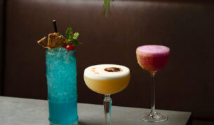 cocktail drinks at Daintree Bar, Sheraton Mirage, Port Douglas pubs