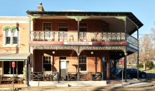 Exterior of Rockley Pub