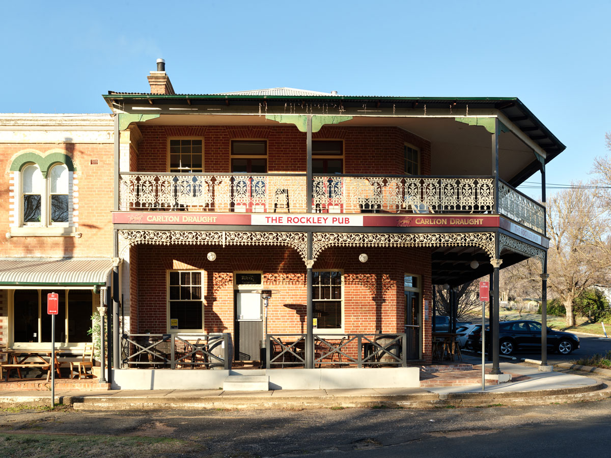 Exterior of Rockley Pub